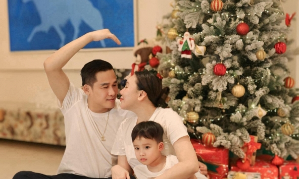 Mỹ nhân showbiz tái hôn với thiếu gia miền Tây: Sống trong nhà vườn rộng 12.000m², góc nào cũng chill hết nấc