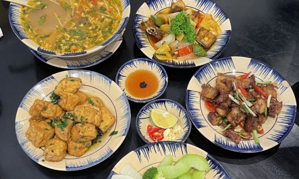 Tâm sự khó tin của cô vợ mỗi tháng được chồng đưa 100 triệu, 'nếu cần có thể đưa thêm'