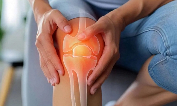 Bỏ leo núi vì sợ hại khớp, cụ ông 60 tuổi vẫn mòn sụn gối nặng: Bác sĩ chỉ rõ 3 thói quen “phá hủy” đầu gối mỗi ngày