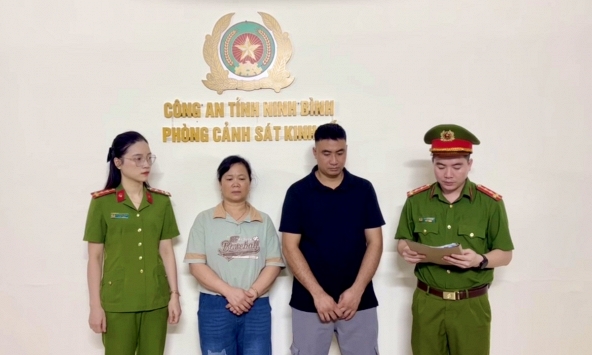Ra quyết định khởi tố chủ cơ sở sản xuất bánh đúc Phạm Thị Thu SN 1975