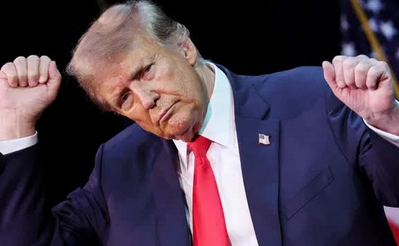 Kết quả khám sức khỏe định kỳ của ông Trump: Tuổi tim trẻ hơn 14 năm tuổi thực