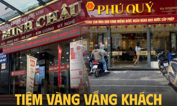 Cảnh tượng lạ trên phố Cầu Giấy ngày giá vàng 15,75 triệu/chỉ