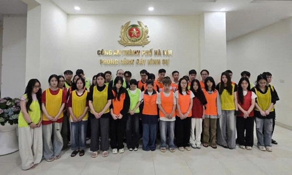 Khám xét nhiều địa điểm trong chuyên án 'khủng', bắt Giám đốc Phạm Ngọc Mạnh và 17 quản lý, nhân viên