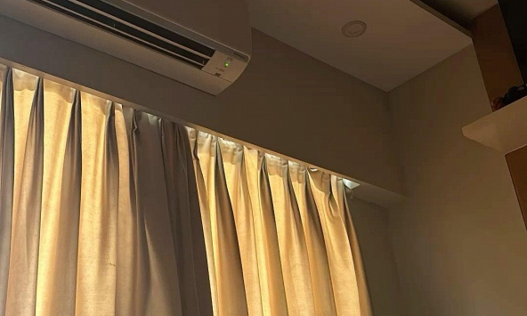 Xót xa vì mẹ và 5 cháu lên chơi chịu cảnh nóng bức, anh chồng check camera mới phát hiện sự thật về 3 chiếc điều hòa