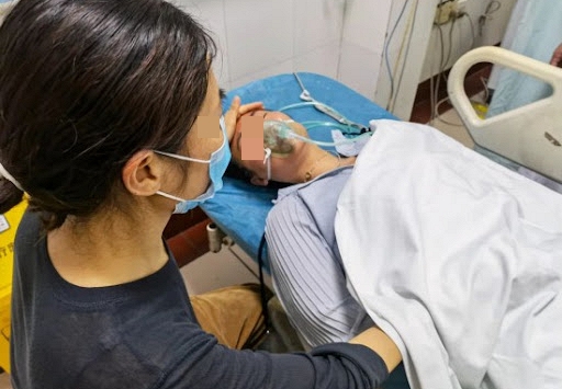 Ướt mưa 10 phút, người phụ nữ 'thập tử nhất sinh' vì bệnh não: Bác sĩ cảnh báo 3 dấu hiệu cần tới bệnh viện ngay!
