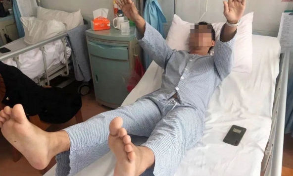Đừng dùng điều hòa thế này! Một nhân viên văn phòng nhồi máu não suýt chết vì nó