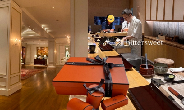 Ảnh ăn omakase, đi Park Hyatt Saigon, ngồi máy bay khoang thương gia được rao bán khắp Threads: Nhiều người chi 10k/tấm để up story 'phông bạt'