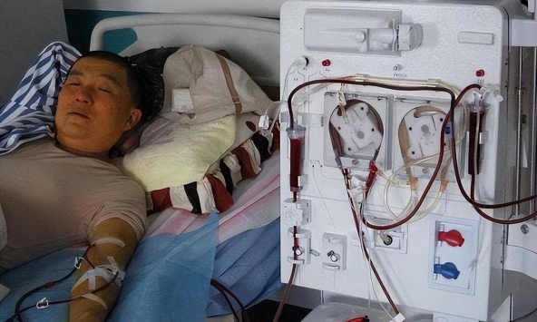 Người đàn ông 35 tuổi bị suy thận, bác sĩ thở dài: 'Ngày nào cũng làm 2 việc này, thận khỏe đến đâu cũng khó chịu nổi'