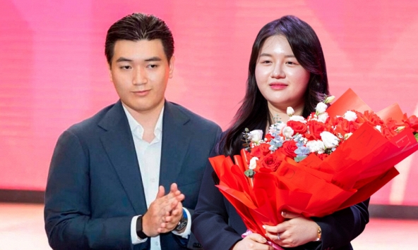 Con gái là Chủ tịch trẻ của bóng đá Việt Nam, con trai giữ vị trí tại Sacombank: 'Hệ sinh thái' gia đình bầu Thụy có gì đặc biệt?