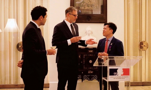 GS.TS Đỗ Văn Đại được trao Huân chương Cành cọ Hàn lâm, một trong những phần thưởng danh giá nhất của nền giáo dục Pháp
