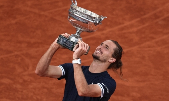 Vượt qua 'cơn ác mộng' chấn thương, Zverev viết nên câu chuyện cổ tích tại Roland Garros