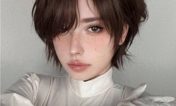 Màn cosplay Evie - nhân vật game 'hot' nhất lúc này khiến anh em game thủ xao xuyến