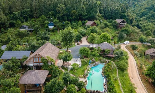 Nam NSƯT ly hôn vợ kém 18 tuổi: U60 sống bình yên trong cơ ngơi 12.000m2, tận hưởng cuộc sống điền viên 'trồng rau nuôi cá'