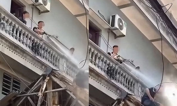 Ngôi nhà của người đàn ông xịt nước vào thợ xây bị cưỡng chế phá dỡ ban công, ô văng vi phạm
