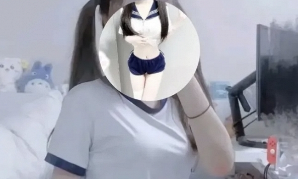 Streamer bị nền tảng quét gậy vì 'hình ảnh gợi cảm', nỗi lòng không dám kêu oan