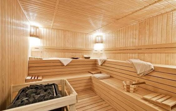 Bị người đàn ông đột nhập vào phòng tắm, cô gái hoảng loạn đòi đền bù thiệt hại gần 40 triệu đồng