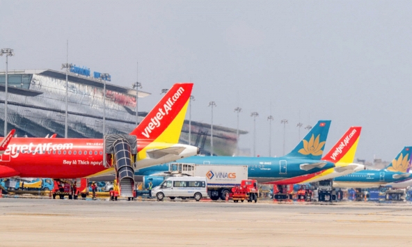 Tin vui cho người đi du lịch hè 2026: Vé máy bay và tàu hỏa đồng loạt giảm giá