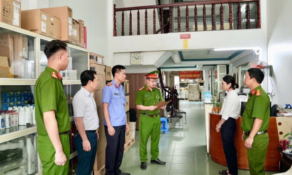 Lần đầu tiên công an khởi tố vụ án cài Windows, Office lậu, crack phần mềm cho hàng trăm máy tính