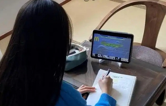 Nữ thủ khoa 'bi kịch nhất': Thi đại học điểm cao nhất tỉnh nhưng bị các trường top đầu từ chối, đổi đời nhờ một lời mời đặc biệt