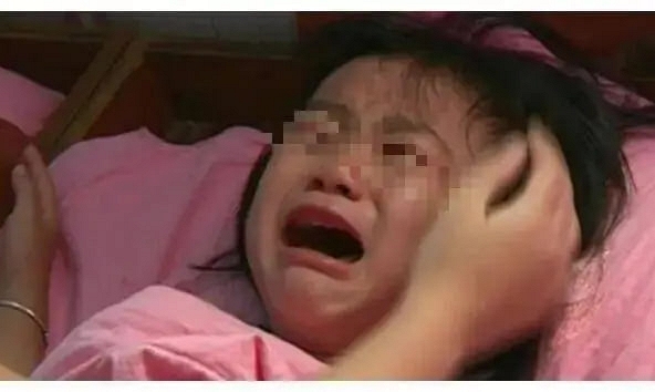 Bé gái 5 tuổi liên tục kêu đau vùng kín, mẹ chủ quan không đưa đi khám, đến khi gặp bác sĩ thì ân hận vô cùng