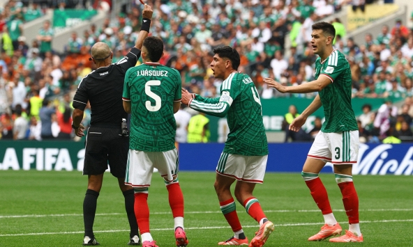 Khai màn World Cup 2026 'điên rồ' nhất lịch sử: 3 thẻ đỏ trực tiếp, Mexico phá 'lời nguyền' trước Nam Phi!