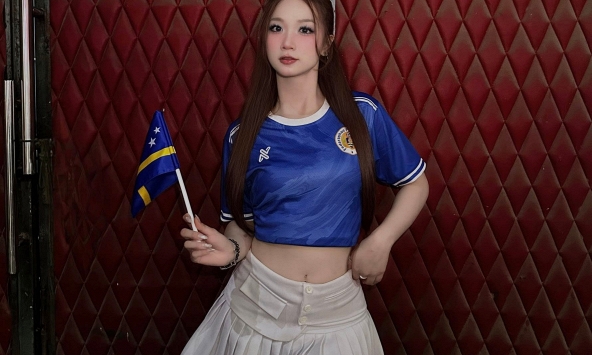 Không hề giấu giếm ý đồ, hot girl 'Nóng cùng World Cup' khiến CĐM bật cười thích thú