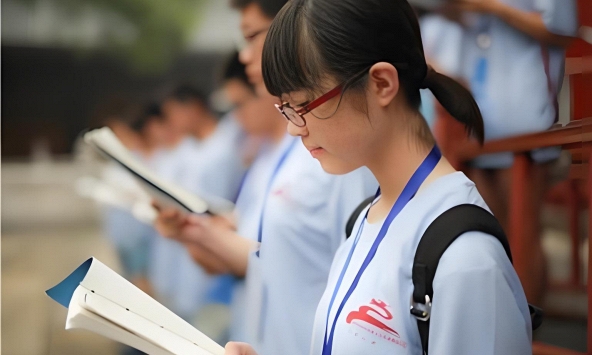 Cha mẹ của những học sinh đứng đầu đang âm thầm làm điều này cho con