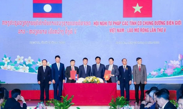 Làm sâu sắc hơn quan hệ hữu nghị vĩ đại Việt Nam - Lào thông qua hợp tác pháp luật và tư pháp
