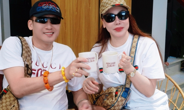 Nữ ca sĩ là 'đại gia đất mỏ' cưới chồng doanh nhân năm 45 tuổi bất ngờ tái xuất: ‘Trong lúc bị ốm, tôi vẫn miệt mài tập luyện’