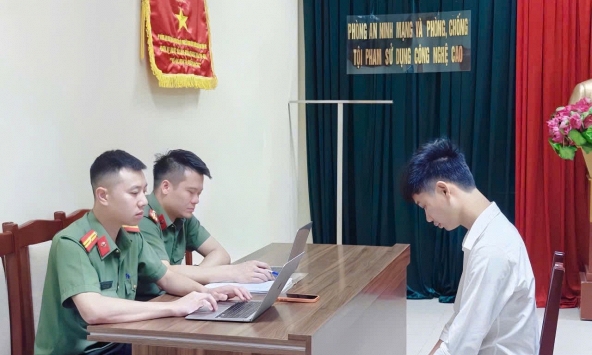 Công an làm việc với Tiktoker “Khuê Ơi Dậy đi”