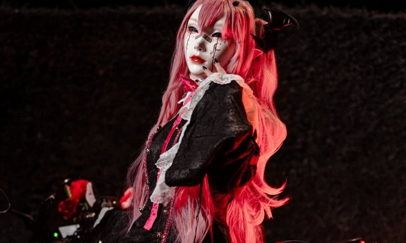Giấu kín mặt, nữ coser vẫn 'ghi điểm' tuyệt đối với bộ sưu tập cosplay ấn tượng