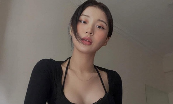 Mỹ nhân Hàn làm ca sĩ ở Việt Nam 10 năm không yên ổn: Đổi 2 công ty quản lý, danh tiếng trồi sụt thất thường