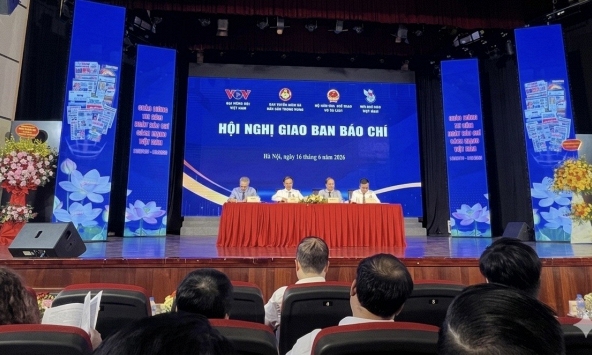 Báo chí phải là lực lượng tiên phong trên mặt trận tư tưởng, văn hóa