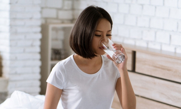 Lời khuyên dành cho những người sáng nào cũng uống 1 ly nước