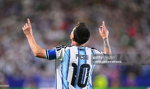 Đẳng cấp thiên tài: Messi lập hat-trick, chạm đỉnh cao 16 bàn lịch sử, xô đổ mọi kỷ lục của các huyền thoại