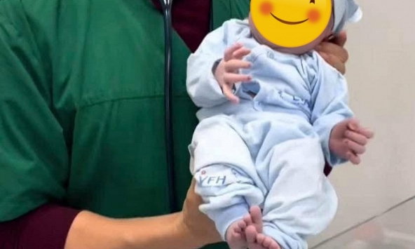 Liệu có thật sự là người đầu tiên đón tay em bé chào đời sẽ ảnh hưởng tính cách, vận mệnh của trẻ?