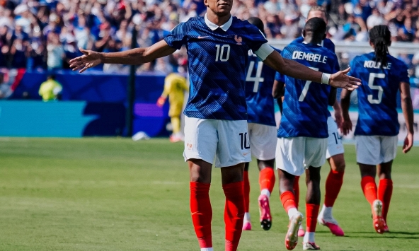 Mbappe trở thành chân sút vĩ đại nhất lịch sử Pháp, vượt mặt Messi lọt top 3 huyền thoại World Cup 