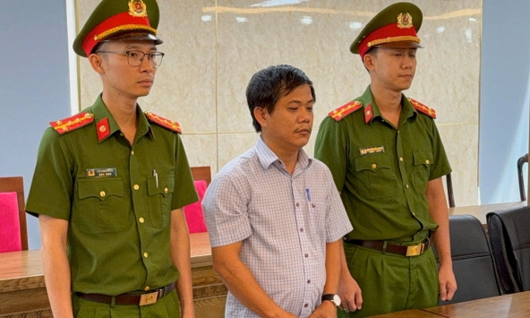 Ra quyết định khởi tố Giám đốc Công ty du lịch Trần Minh Luân 44 tuổi