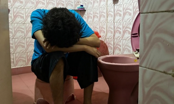3 bất thường khi đi vệ sinh là tín hiệu CẢNH BÁO gan đã xác xơ, ngày nào cũng 'gồng mình' vì bệnh tật