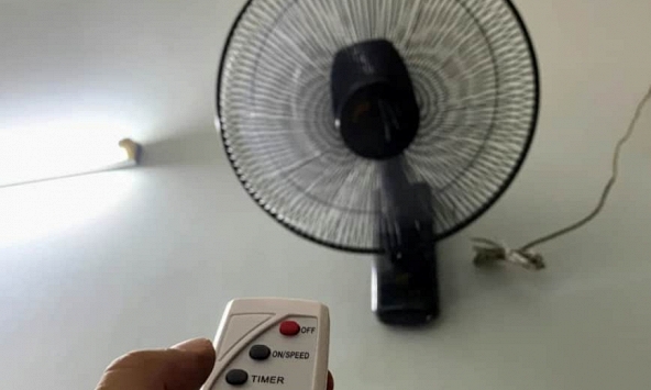 Có cần rút dây điện, phích cắm quạt sau khi tắt không? EVN giải đáp