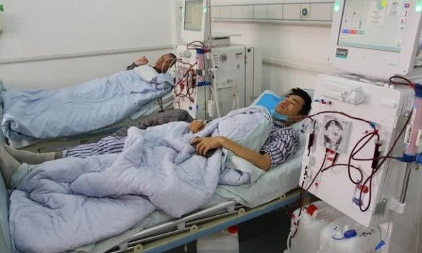 Người đàn ông 28 tuổi bị suy thận, bác sĩ nhắc: '5 việc âm thầm bào mòn thận, nhiều người chủ quan vẫn làm mỗi ngày'