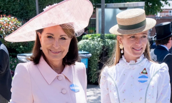 Mẹ của Vương phi Kate diện lại váy cưới của Pippa tại Royal Ascot, chọn toàn thương hiệu con gái yêu thích
