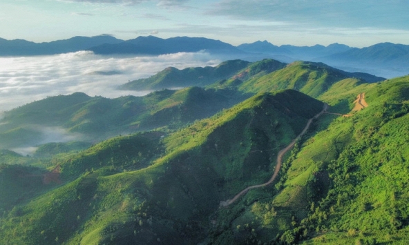 Việt Nam có thành phố mát lạnh cao 900m: Nơi ra đời 108 lá thư tình Trịnh Công Sơn, nay lại gây sốt với cổng trời của Sơn Tùng M-TP