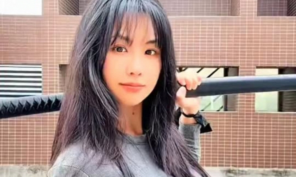 Biểu diễn võ thuật, hot girl hút hàng chục triệu view, khiến người xem ngỡ ngàng với kỹ năng thượng thừa