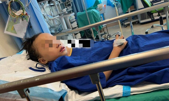 Cậu bé 8 tuổi đã suy thận giai đoạn cuối, buộc phải ghép thận vì món nước 'người lớn còn mê'