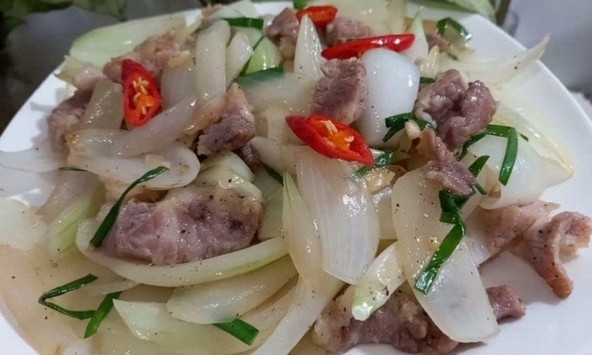 Lời khuyên cho những người ngoài 70 tuổi thích ăn hành tây