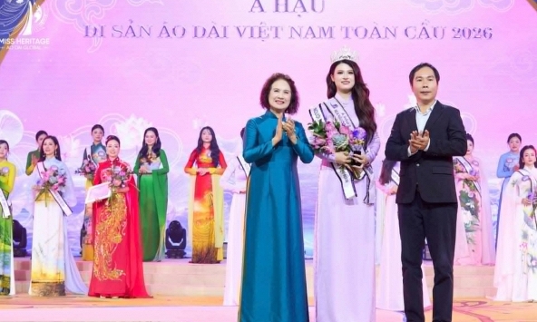 Dương Thị Khánh Linh đăng quang Á hậu 2 Hoa hậu Di sản Áo dài Việt Nam Toàn cầu 2026