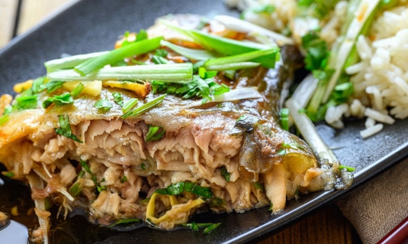 KHÔNG PHẢI cá thu hay cá hồi, mùa hè có 1 loại cá được ví như 'thuốc cường phổi' của người Việt