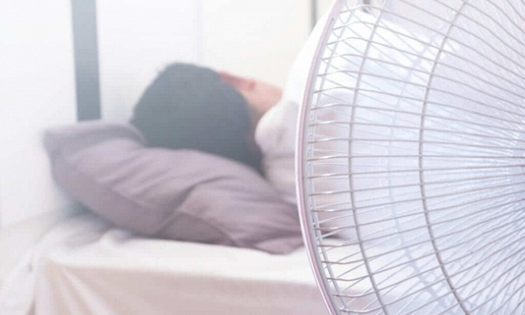 Kiểu bật quạt qua đêm khi đi ngủ được cảnh báo không nên: Nhiều nhà vẫn đang làm mỗi ngày