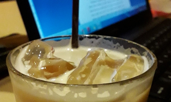 Người đàn ông cùng lúc suy thận cấp, tiểu đường, tăng kali máu vì kiểu uống nước ngon miệng nhưng không khác gì… tự sát